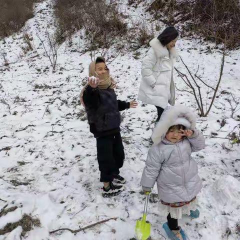新年第一天，我们去玩雪