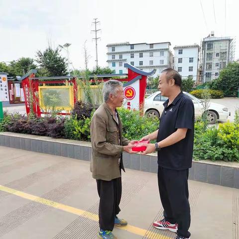 浓浓组织情，温暖党员心——李棋社区“七一”建党节前夕慰问困难党员