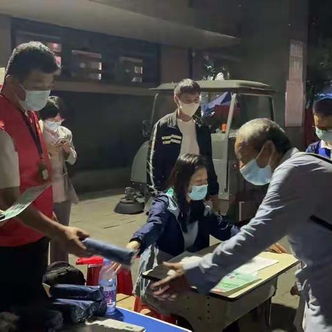 【光明街道】前往和润家园宣传定时定点投放