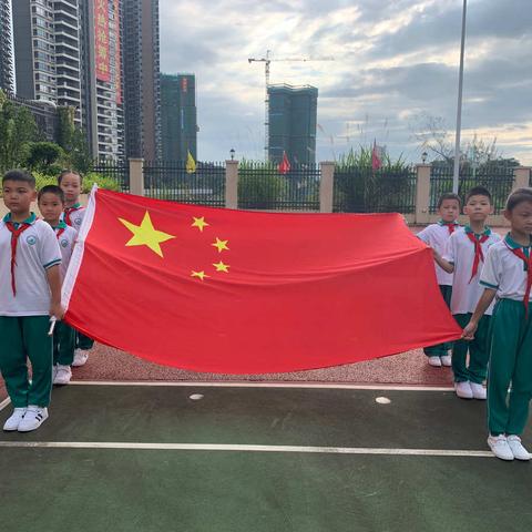 五星红旗，你是我的骄傲🇨🇳——田家炳沙湖绿洲小学二年级升旗仪式