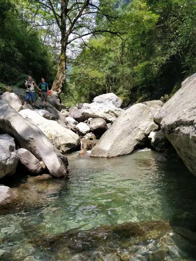 骆家坝回龙大峡谷图片