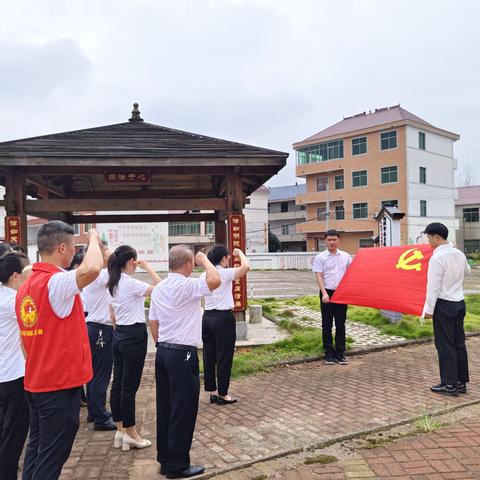 在“勿忘”与“传承”中共筑“红色中国梦”