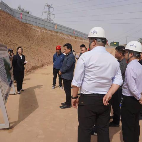 巩义市委书记袁聚平到中铁七局G310巩义境（焦桐高速至回郭镇段）改建工程现场办公调研