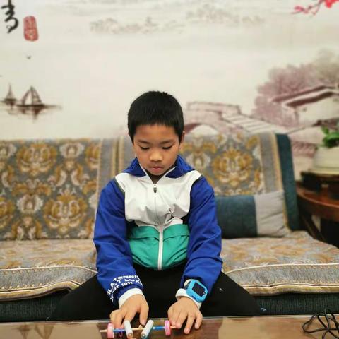 海外407班祝子煜皮筋小车