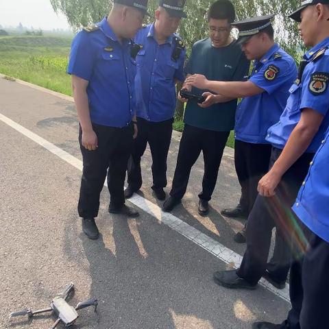 【数字化监督指挥中心】综合外勤中队学习使用无人机操作，为今后执法过程中“隔空取证”、“非接触性执法”奠定基础