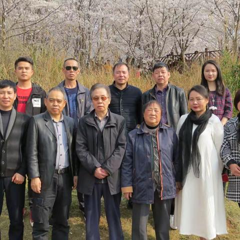 “一花一世界， 三藐三菩提”——与何士光老师游贵安新区樱花园