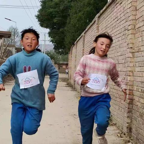 石家门小学“喜迎二十大，童心永向党”越野赛（副本）