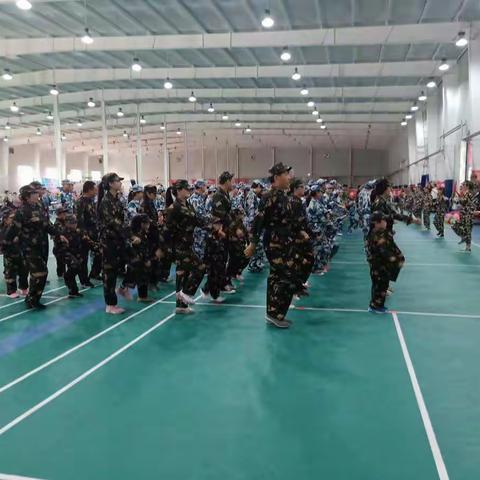 金谷美丽公馆幼儿园“梦幻海陆空，我是一个兵”迎六一军事主题亲子运动会圆满成功!