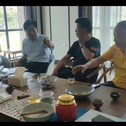 “赞美新生活，奋进新征程”书法邀请展筹备会在郑东新区城市书房召开