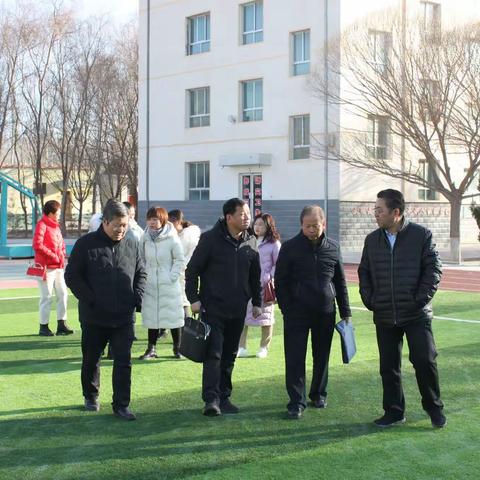 观摩学习共成长    交流互动促提升