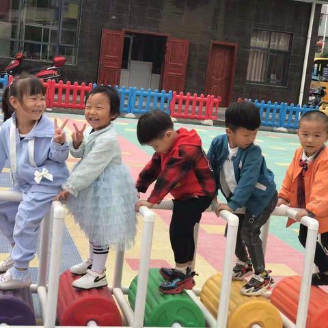 【快乐童年】爱丽尔幼儿园大二班第四周成长记