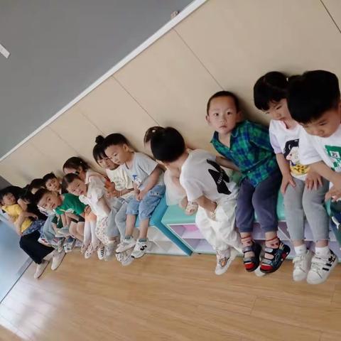 雅居乐 林语城幼儿园小托班“防溺水教育”