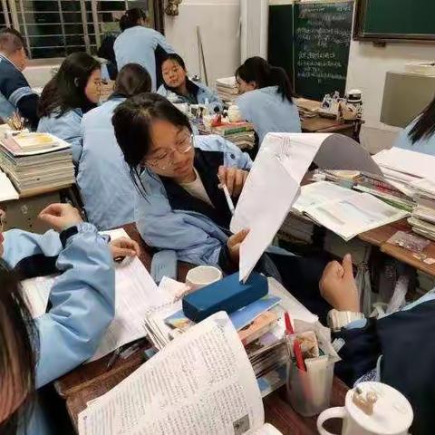 政治学科第二课堂——“不忘初心、牢记使命，深入学习二十大”手抄报活动