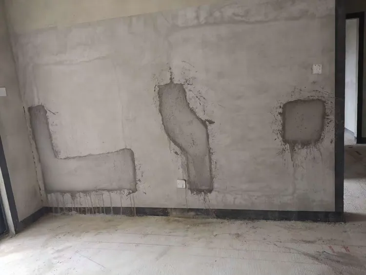 也还做墙面空鼓整改