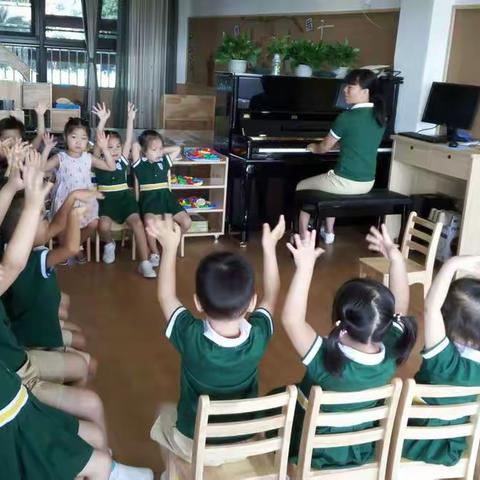 龙华区第六幼儿园（中一班）开学第二天