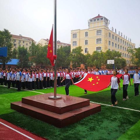 青春飞扬，英姿飒爽，一睹少年风采--济宁学院附中分校区2018级新生军训报道