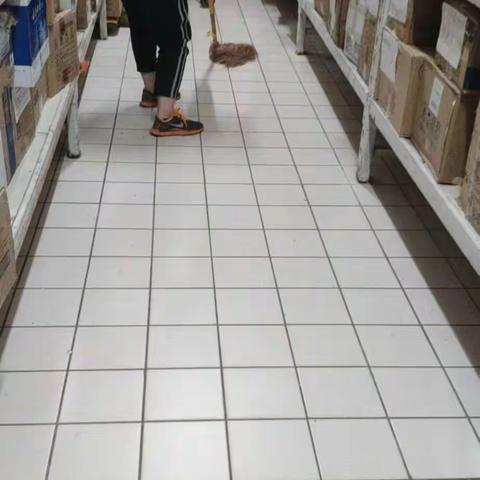 百货区周三库房卫生图片