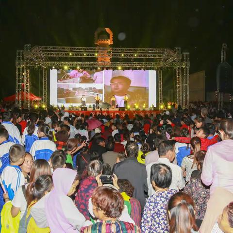 壶关县举行庆祝第35个教师节“爱心·使命”专题文艺晚会