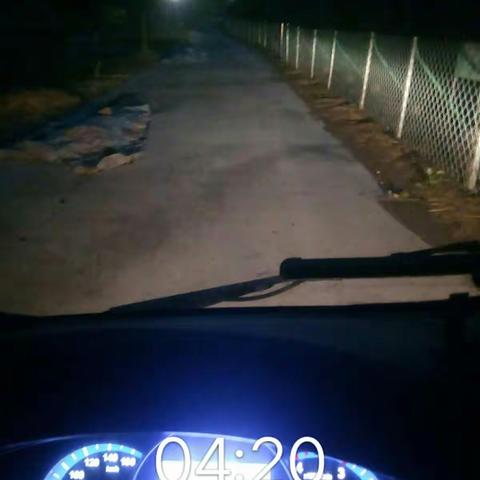 【亮城丽都-庞口项目】凌晨四点，压缩车清理垃圾保护环境