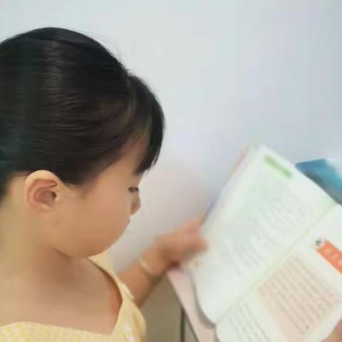 四（2）班第三期主题阅读活动展示