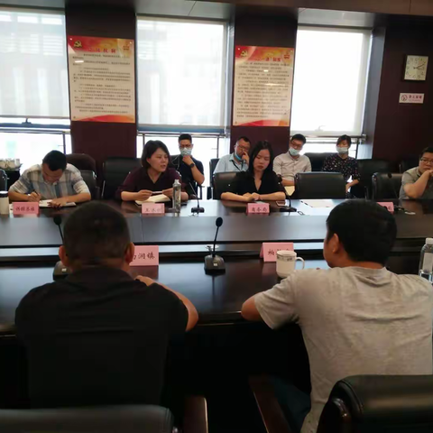 兰溪市发改局邀请金华邮管局一同召开兰溪市快递业座谈会