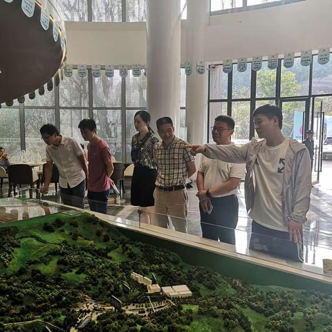 金华市发改委陈鑫伟一行来兰调研服务业发展