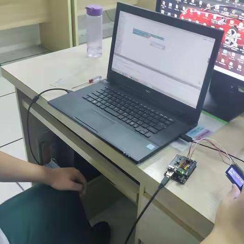 江东枫叶国际学校——Arduino课程