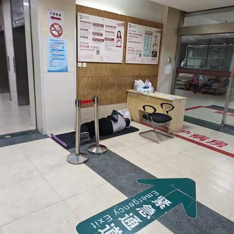 ICU门外的世间百态