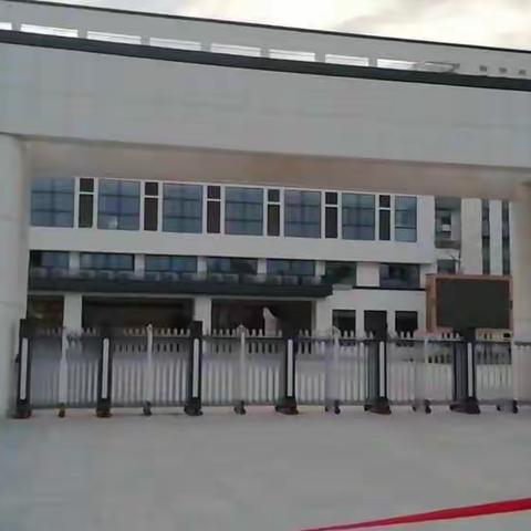 美化校园            净化心灵