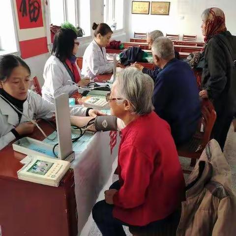 关爱老人 重阳义诊