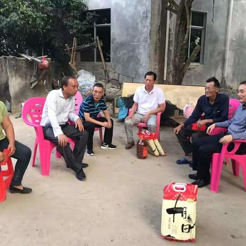 海棠区委组织部下村慰问低保户、特困户、困难党员和脱贫巩固户