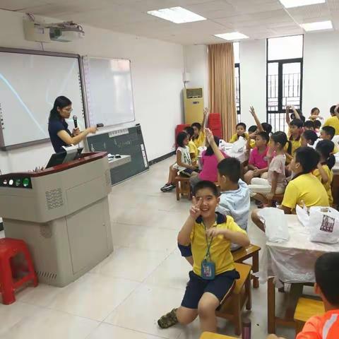 蓝军4班《贺中秋，庆国庆》主题活动