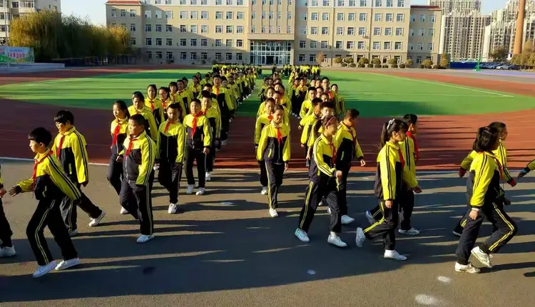 长春市南关区苗圃小学精彩大课间活动