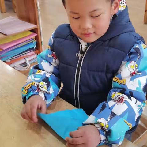 折来折趣 指间生慧——肥城市实验幼儿园桃苗七班折纸活动