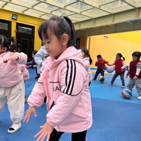 【班级动态】“篮”不住的精彩——西安市雁塔区第十三十八幼儿园中二班