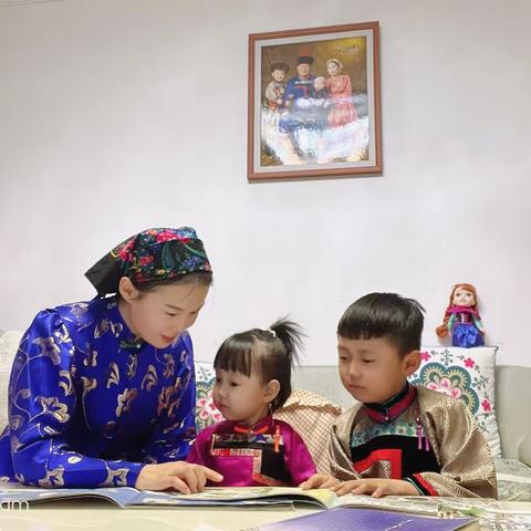 鄂温克民族苏木孟根诺尔嘎查妇联组织妇女、儿童开展“娅日桂”家庭亲子阅读活动和红色书屋分享会