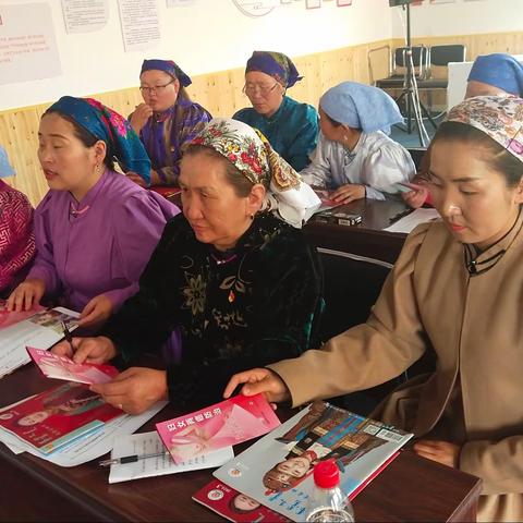 鄂温克民族苏木孟根诺尔嘎查妇联开展关爱女性健康“两癌”防治知识宣传活动