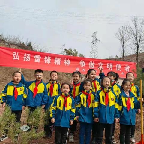 学习雷锋好榜样   争做时代文明人——府谷三小三（9）班学雷锋系列活动