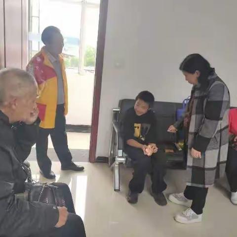 江垭镇关工委开展关爱失足少年柴庭盛活动