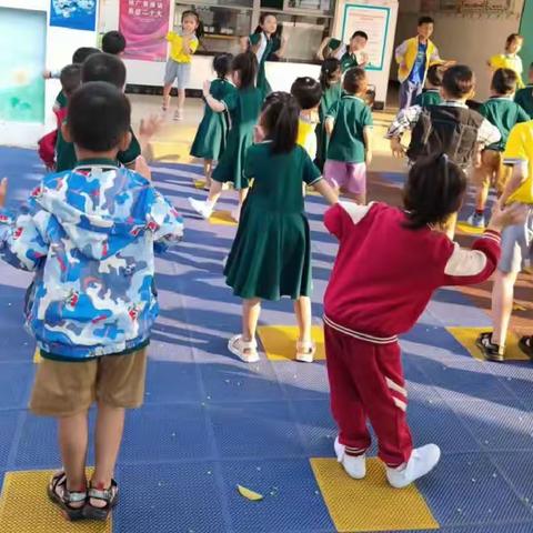 琼海市彬村山华侨经济区幼儿园中班4月美篇🌼记录📝幼儿园美好时光🌹