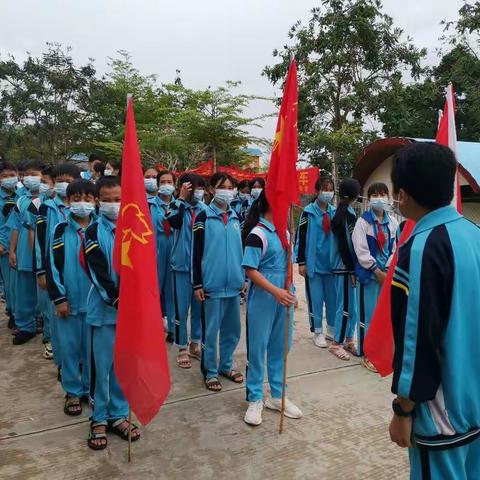 清明祭先烈，共铸中华魂———保亭县三道镇中心学校举行清明节扫墓活动