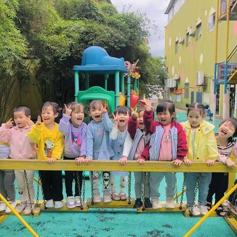 新龙城幼儿园“生活自理我最棒”