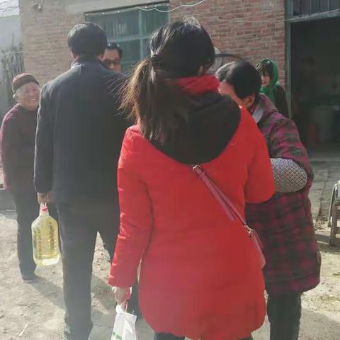 冬日阳光.温暖你我----东田店小学2018年新春关爱活动