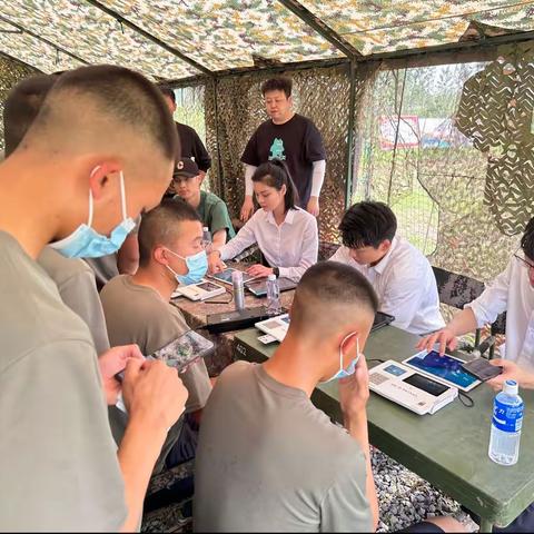 水果湖武珞路支行深入部队开展上门金融服务