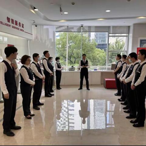 水果湖武珞路支行凝心聚力推动“深耕行动”不断前进获佳绩