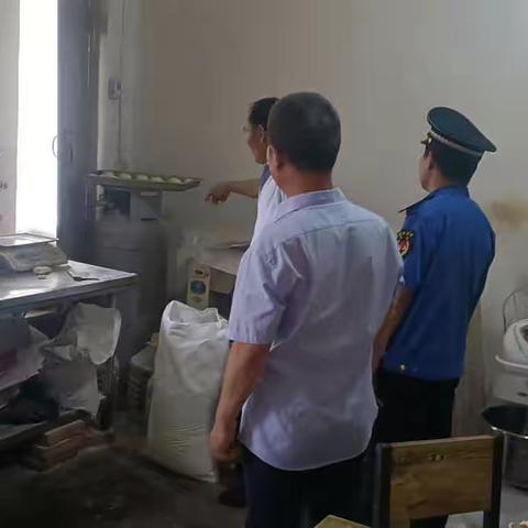 莱芜区牛泉镇：结合城管进社区进行安全大检查，防范于未“燃”