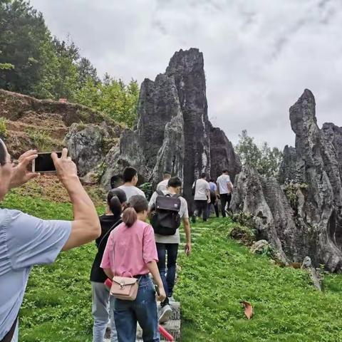 思南县支行“浓情六月，相约中行”户外徒步活动