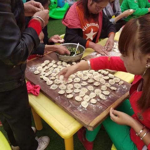 “快乐中秋节，美食齐分享”太平镇小灵童幼儿园庆祝中秋节美食活动