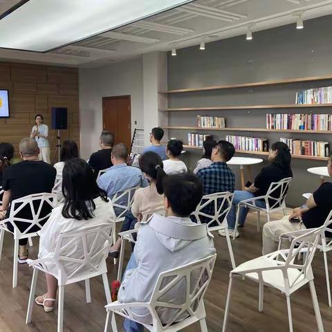 人行济源市中支组织开展“书香润家风  阅读悦成长”家庭共读教育活动