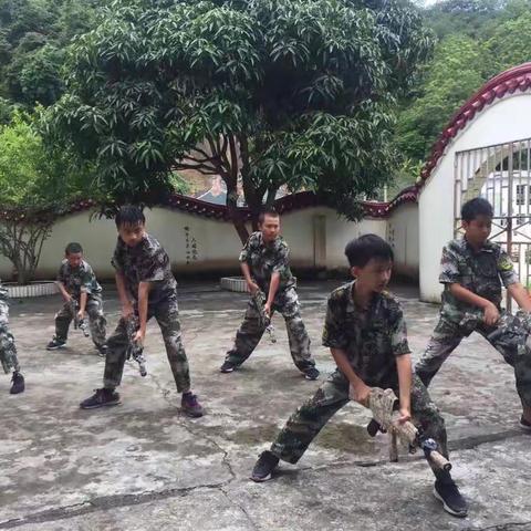 “小兵突击军事夏令营”第二期精彩瞬间，第三期正在火热🔥招生中。